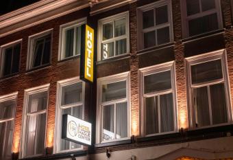 Hotel Hague Center allows 18 year olds to book a room