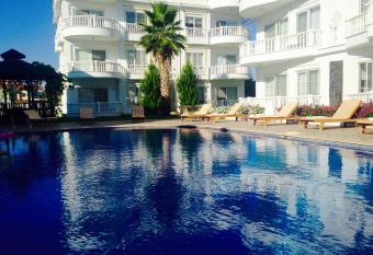 BELKA GOLF RES  DENCE Luxury Apt Poolside Belek allows 18 year olds to book a room