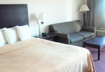 Deerfield Inn has Balcony rooms