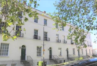 Nelson By The Docks Serviced Apartments by Roomsbooked allows 18 year olds to book a room