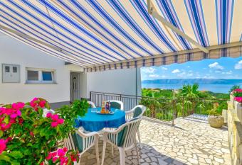 Apartmani Katica has Balcony rooms