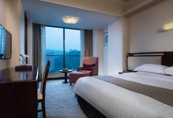 Guangdong Hotel (Zhuhai) allows 18 year olds to book a room