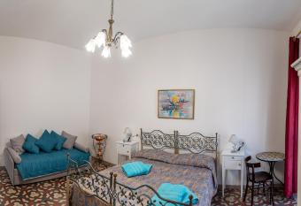 Casa degli Artisti Diamante has Balcony rooms