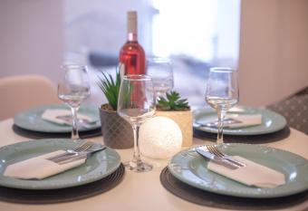 Mantisses studio allows 18 year olds to book a room