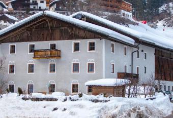 Paulnhof has Balcony rooms