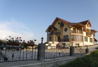 Pensiunea Neredy has Balcony rooms