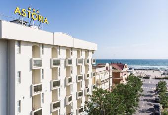 Hotel Astoria has Balcony rooms