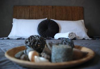 Homelyfeeling has Balcony rooms