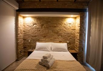 AL 54 Accommodation has Balcony rooms