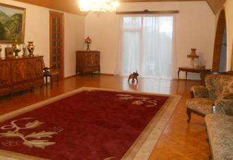 Green Cape Guest House has rooms with a private hot tub