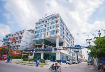 Taragrand Donmuang Airport Hotel has Balcony rooms