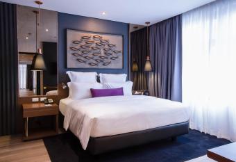 Coro Hotel has rooms with a private hot tub