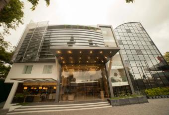 HOTEL SAVITHRI allows 18 year olds to book a room