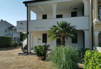 Family apartment Pintaric has Balcony rooms