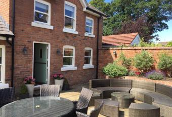 The Coach House allows 18 year olds to book a room