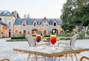 H  tel & Spa de La Bretesche has Balcony rooms