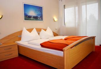 Hotel Hudelist has Balcony rooms