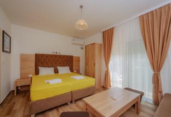 Apartments Sole Mar has Balcony rooms