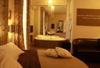 Balneum Boutique Hotel & B&B has Balcony rooms