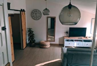   tico encantador... has Balcony rooms