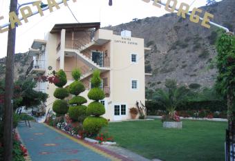 CAPTAIN GEORGE has Balcony rooms