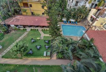 Peninsula Beach Resort has Smoking/Balcony rooms