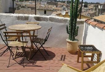 Appartement avec terrasse panoramique au coeur de N  mes has Balcony rooms