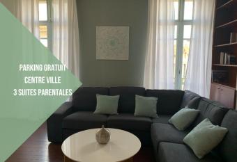 Beau T4 Hyper Centre avec Parking allows 18 year olds to book a room