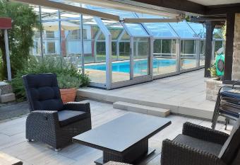 Chez Michel et Sylviane gite2 allows 18 year olds to book a room