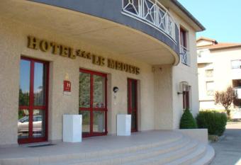 Le M  dicis allows 18 year olds to book a room