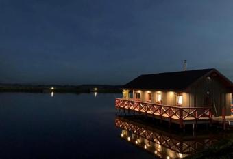 Karpu d    is-Kempings Vies  tes allows 18 year olds to book a room