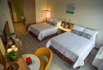 Wyndham Garden North Bergen Near Secaucus has Balcony rooms