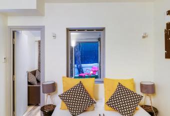 Five Boutique Hotel Paris Quartier Latin has Balcony rooms