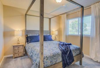 NEW 6BR w/ Pool & Water Slide, Hot Tub, Peak View allows 18 year olds to book a room