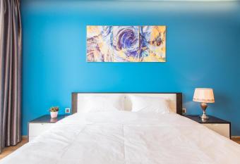 22housing Vinhomes Metropolis Hotel & Apartment has rooms with a private hot tub