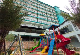 Hotel Gren Alia Jakarta has Balcony rooms