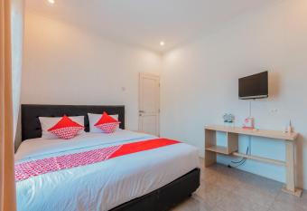 Urbanview Hotel Gunung Geulis Village by RedDoorz allows 18 year olds to book a room