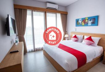 OYO 1207 Pondok 789 Near Canggu Echo beach allows 18 year olds to book a room