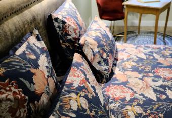 La maison du sculpteur has Balcony rooms