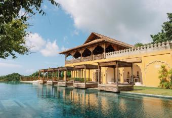 Malabar Hill allows 18 year olds to book a room