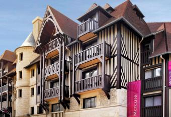 Mercure Deauville Centre has Balcony rooms