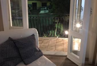 Relais al borgo has Balcony rooms