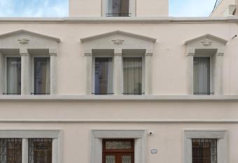 Hotel Canton dell Orto allows 18 year olds to book a room