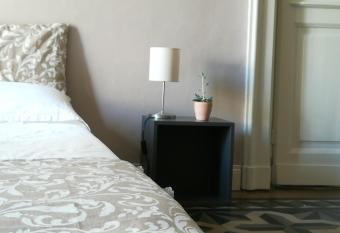 casaMOm  b has Balcony rooms