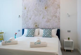 Dimora Chl  e B&B allows 18 year olds to book a room