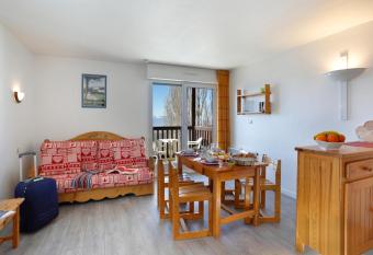 Les Balcons Du Soleil has Balcony rooms