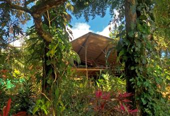 Cascada Verde Hostel allows 18 year olds to book a room