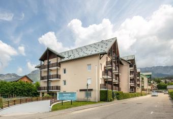 Vacanc  ole - R  sidence La Croix Margot has Balcony rooms