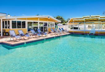 Beachwood Condos & Resort has Balcony rooms