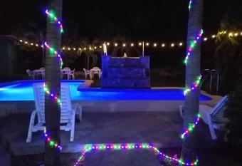 HOSPEDAJE VILLAMAR has Balcony rooms